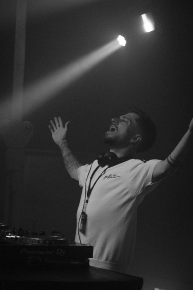 DJ Brucklyn bei seinem Auftritt beim Amperium Open Air in Fürstenfeldbruck