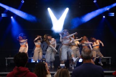 Auftritt der Tanzgruppe "The Crew" by Isi beim Amperium Open Air Festival in Fürstenfeldbruck