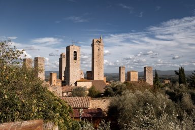 Blick auf die mittelalterlichen Türme von San Gimignano in der Toskana